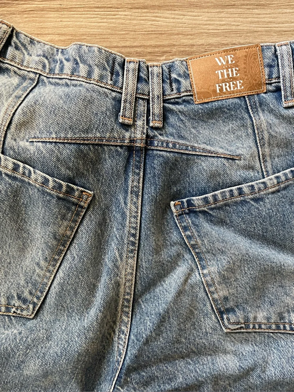 Free People Light Denim Relaxed Barrel Wide-Leg Crop Jeans Size 28